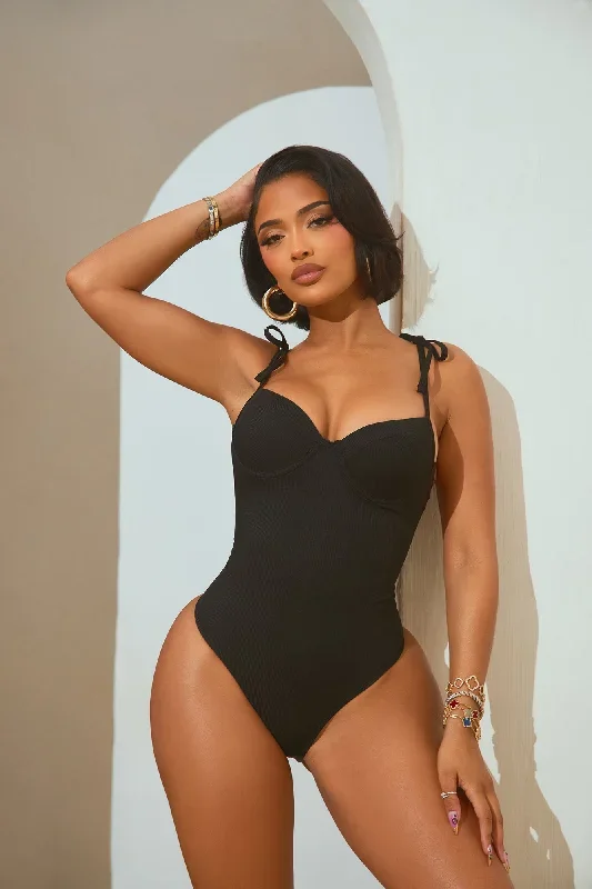 Angelica Underwire 1 Piece Swimsuit - Black