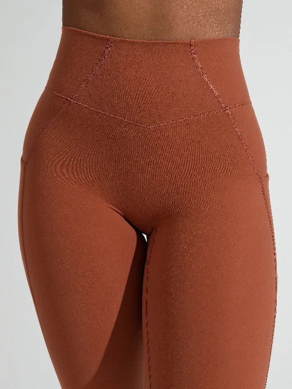 contour-pocket-legging-brady-brown