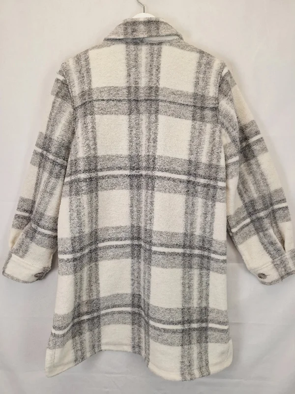 forever-new-checked-winter-fluffy-shacket-jacket-size-10-b032-387-gy