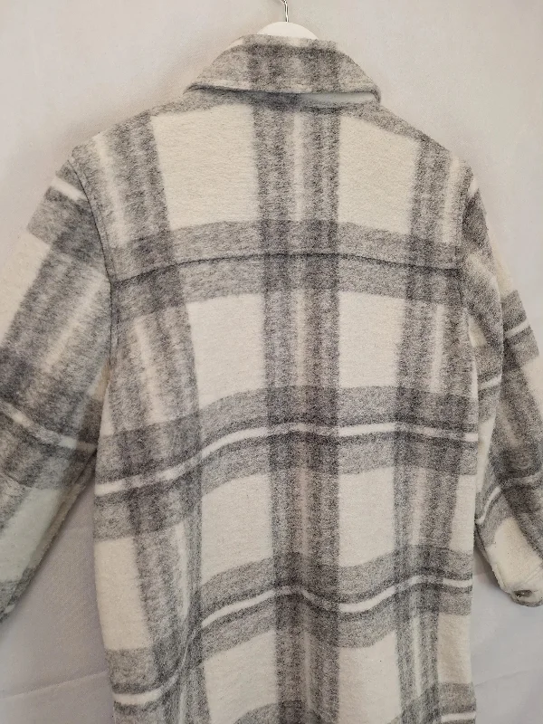 forever-new-checked-winter-fluffy-shacket-jacket-size-10-b032-387-gy