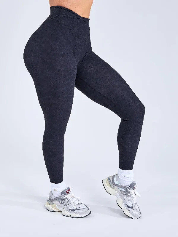 girlfriend-legging-onyx-black-mineral-wash