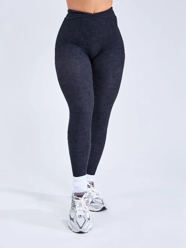 girlfriend-legging-onyx-black-mineral-wash