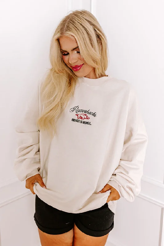 razorbacks-embroidered-sweatshirt-curves