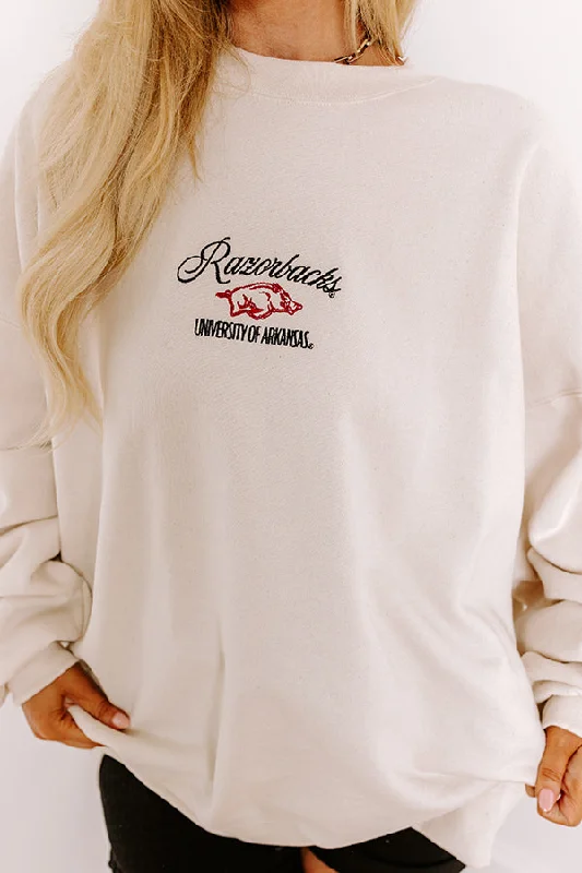 razorbacks-embroidered-sweatshirt-curves