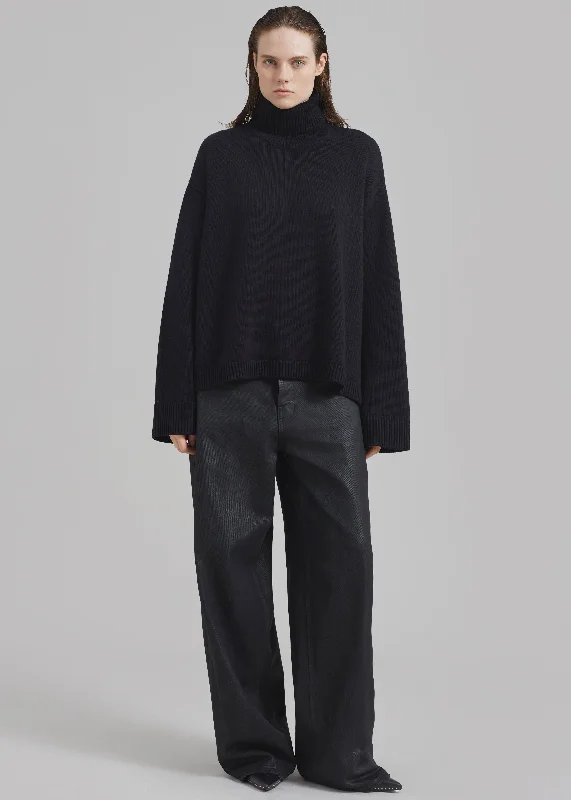 rhea-trapeze-turtleneck-black