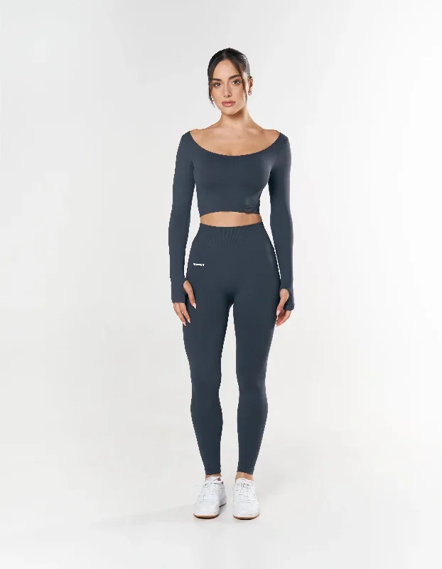 seamless-scoop-long-sleeve-blueberry