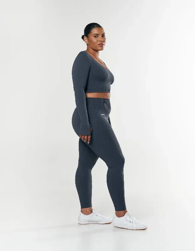 seamless-scoop-long-sleeve-blueberry