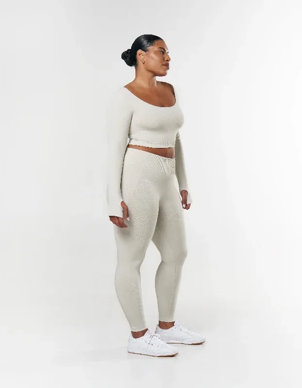 seamless-scoop-long-sleeve-dove