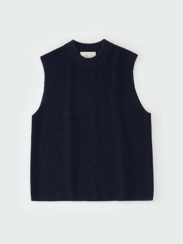 sumire-top-in-darkest-navy